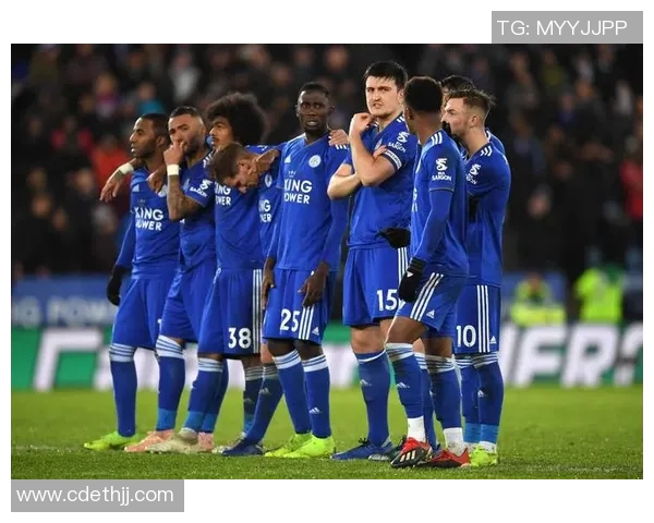 萨尔米与防卫者的激烈对决展现足球魅力与战术智慧的巅峰较量