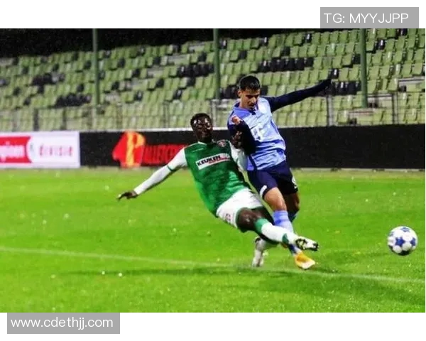 乌特勒支主场迎战埃因霍温双方争夺荷甲争冠关键战役