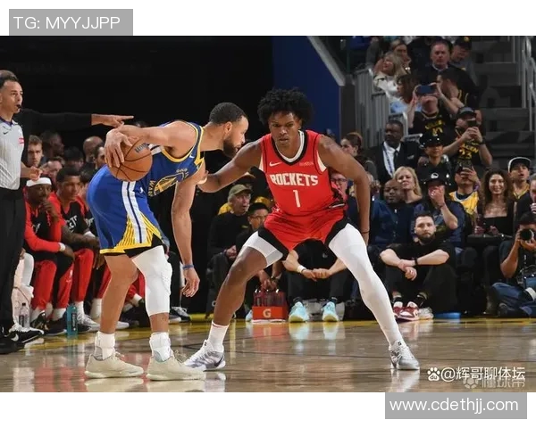 2013年火箭队与勇士队激战回顾球星表现与比赛精彩瞬间分析