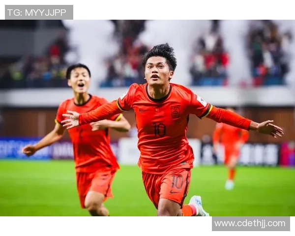 中国队与卡塔尔激战12强赛全力争胜展现足球激情与实力对决