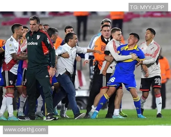 博卡青年与河床对决的背后原因解析与历史渊源探讨