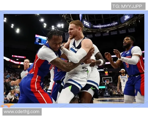 勇士与爵士激战正酣现场直播全程回顾与精彩瞬间分析