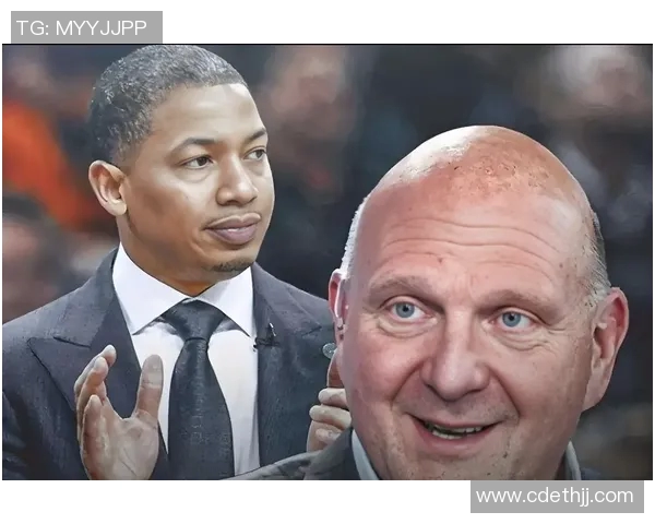 快船对阵爵士鲍尔默赛场表情引发热议球迷反应各异 快船对阵爵士鲍尔默赛场表情引发热议球迷反应各异