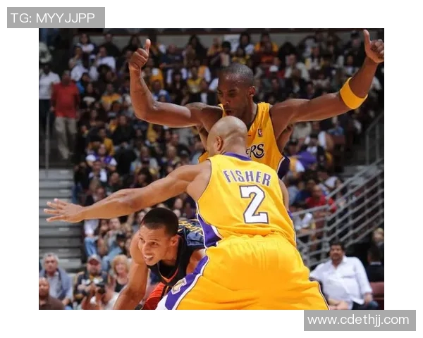 科比与库里巅峰对决的经典之战回顾与精彩瞬间解析 科比与库里巅峰对决的经典之战回顾与精彩瞬间解析