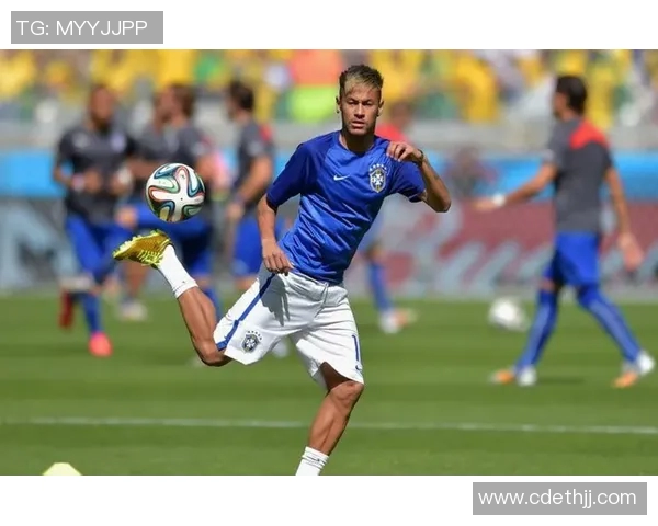 马丁内斯的传奇之路:从青涩球员到足球巨星的成长历程 马丁内斯的传奇之路:从青涩球员到足球巨星的成长历程