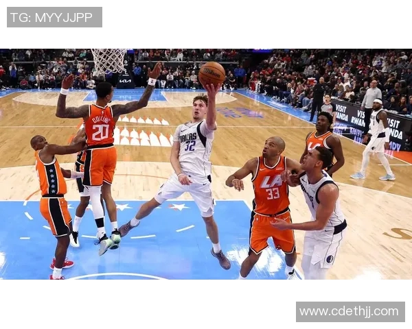 NBA活塞对阵小牛精彩直播中球迷们快来一起见证激烈对抗 NBA活塞对阵小牛精彩直播中球迷们快来一起见证激烈对抗