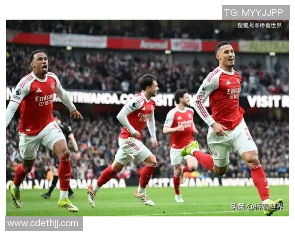 曼联与阿森纳激战正酣球场内外群殴事件引发热议