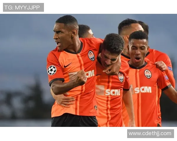 欧冠小组赛精彩对决矿工队迎战门兴球队全力争胜